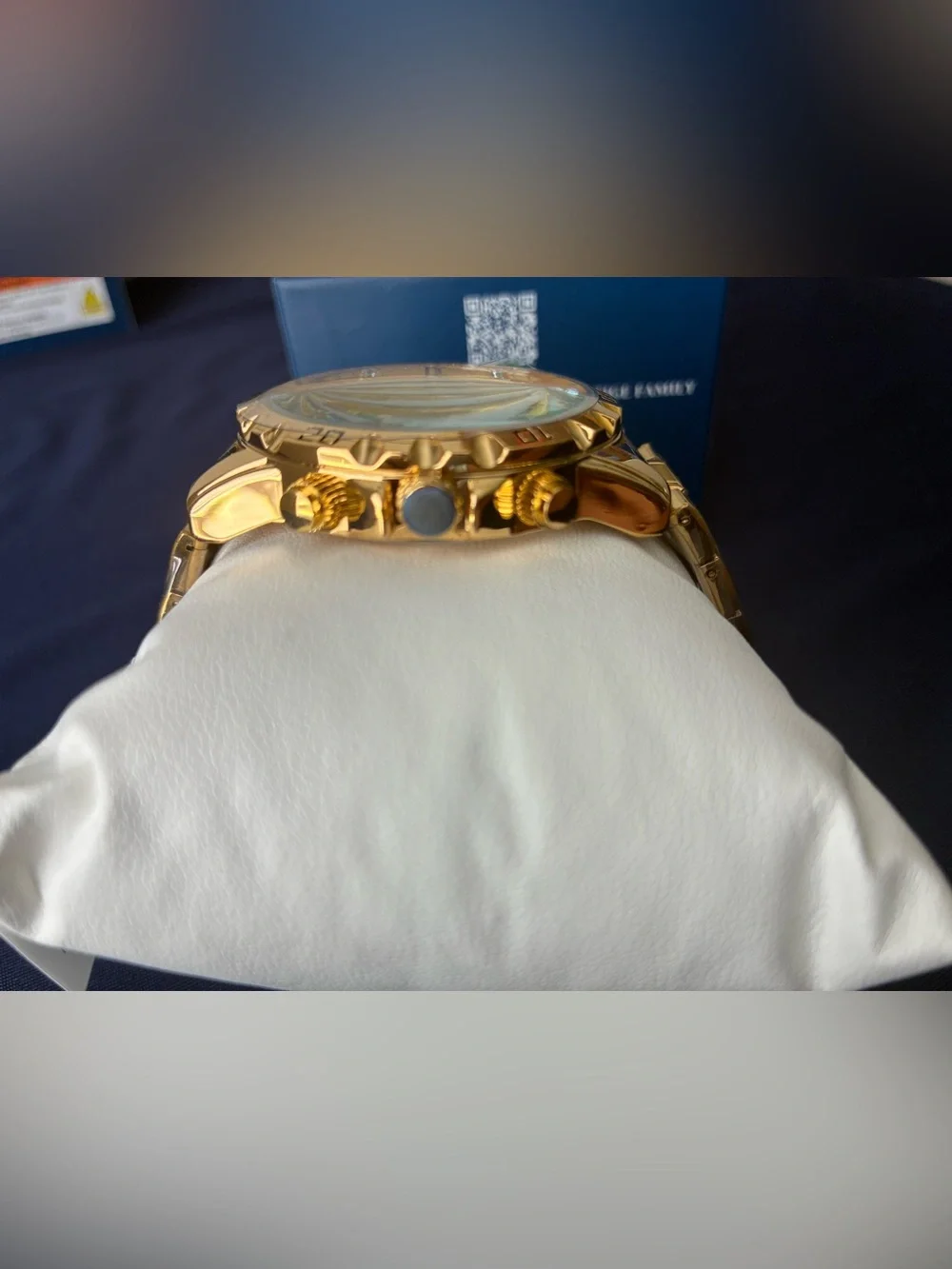 Montres Prestige/ water resistant 30m singapore movement.